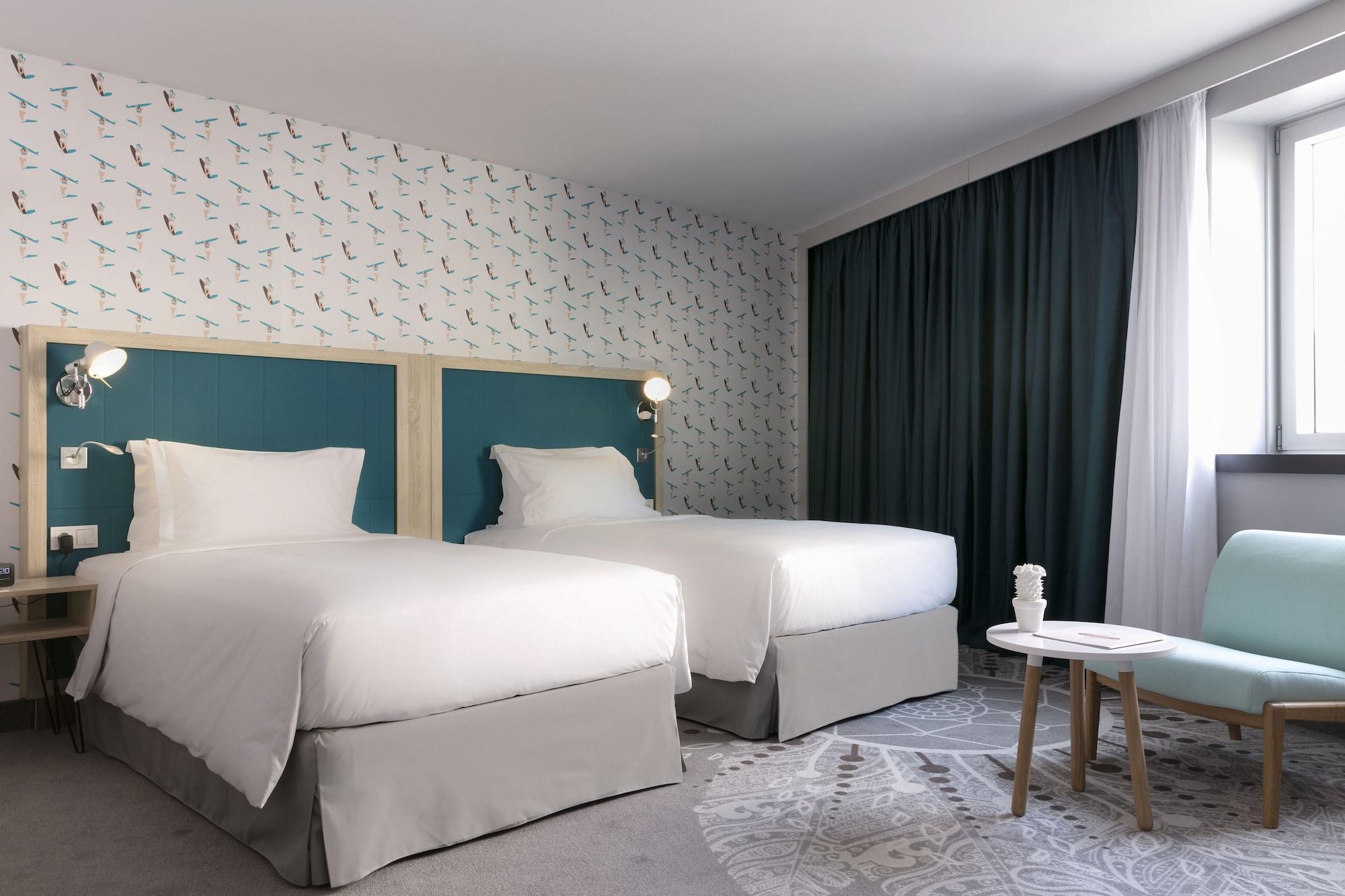 Hampton By Hilton Paris Clichy Hotel Bagian luar foto