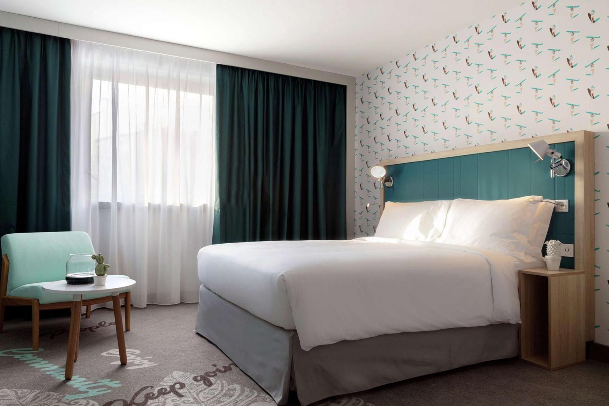 Hampton By Hilton Paris Clichy Hotel Bagian luar foto