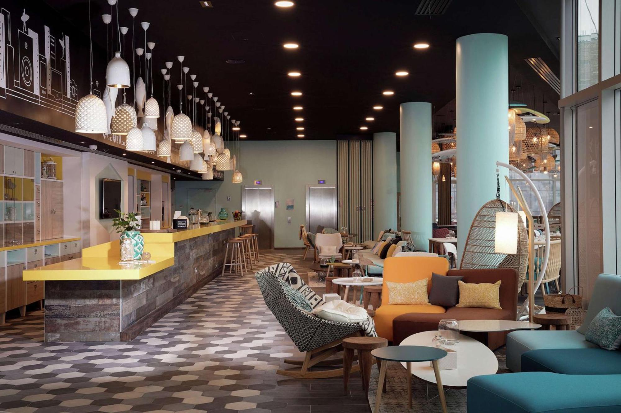 Hampton By Hilton Paris Clichy Hotel Bagian luar foto